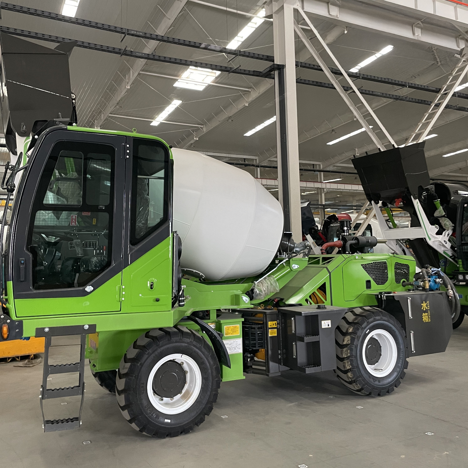 Concrete Mixer Machine - 1 To 6.5m³ Mobile Self Loading